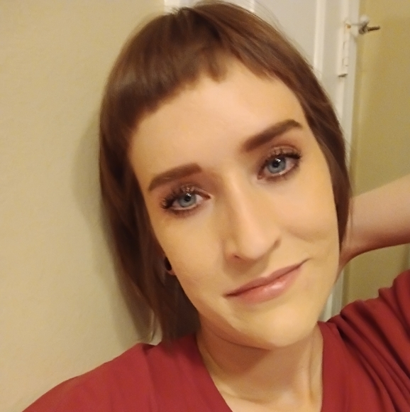 Meet your Posher, Megan - Picture 6 of 6